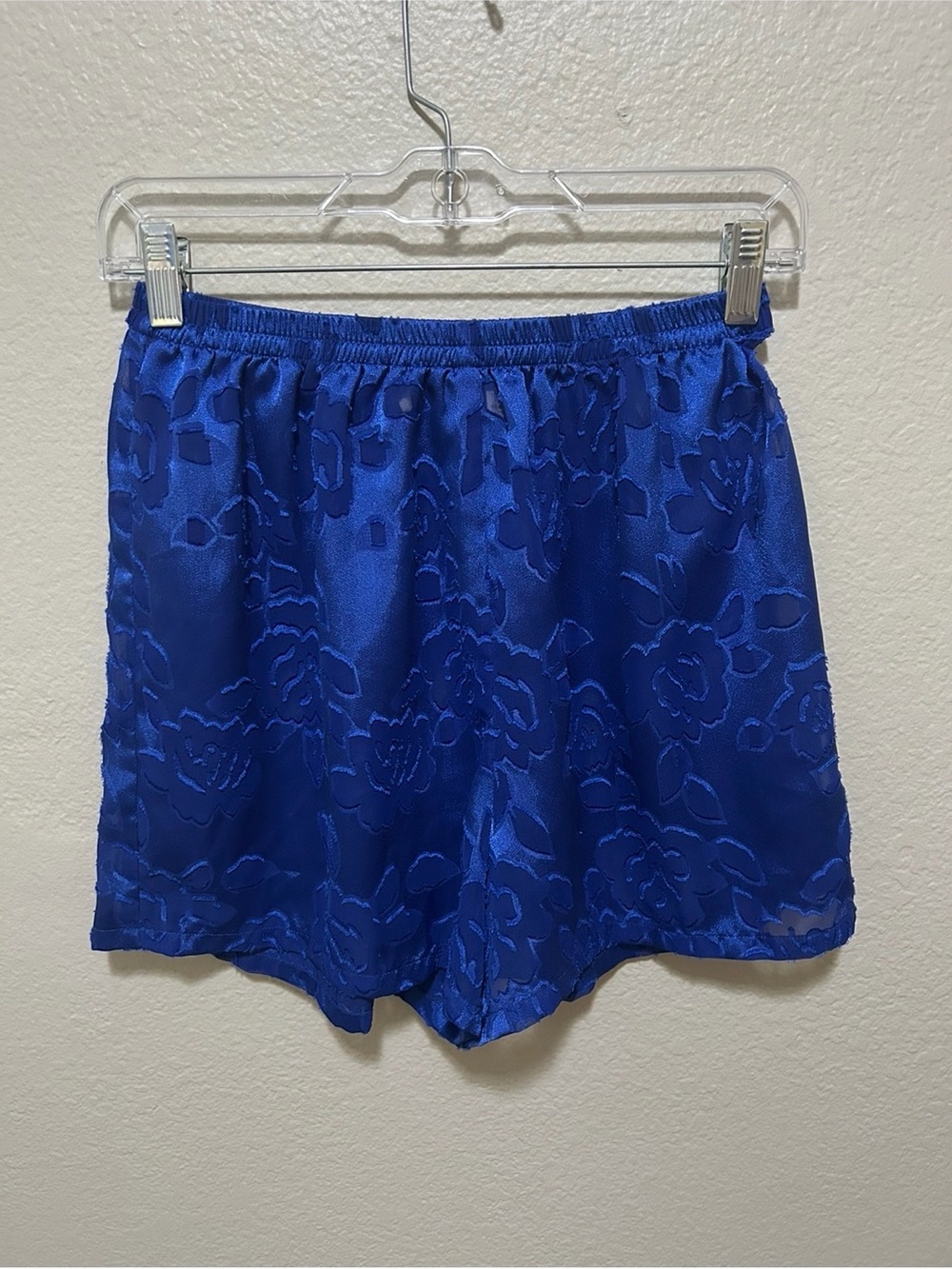 Vintage Victoria’s Secret Gold Label Sheer Floral Burnout Shorts Small